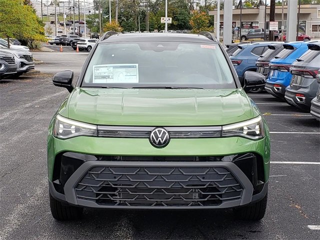 New 2025 Volkswagen Taos SE image 5