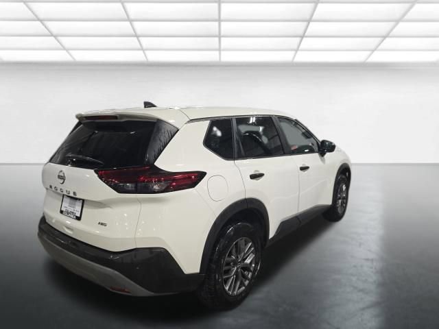 Used 2023 Nissan Rogue S image 4