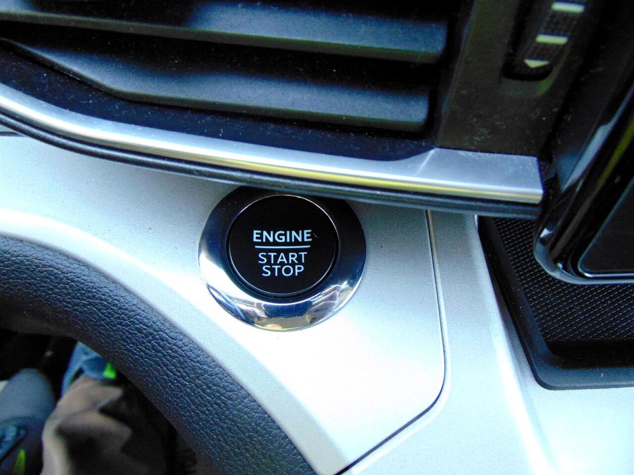 Used 2023 Ford Explorer XLT w/ Equipment Group 202A image 37