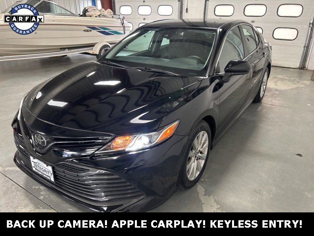 Used 2019 Toyota Camry LE image 3