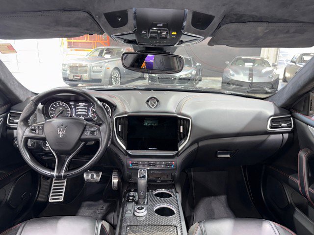Used 2022 Maserati Ghibli Trofeo image 8