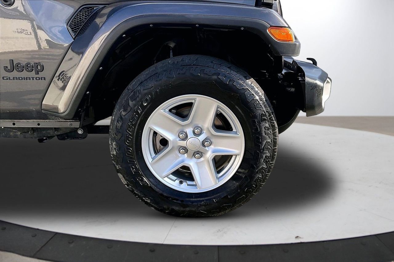 Certified 2022 Jeep Gladiator Sport image 34