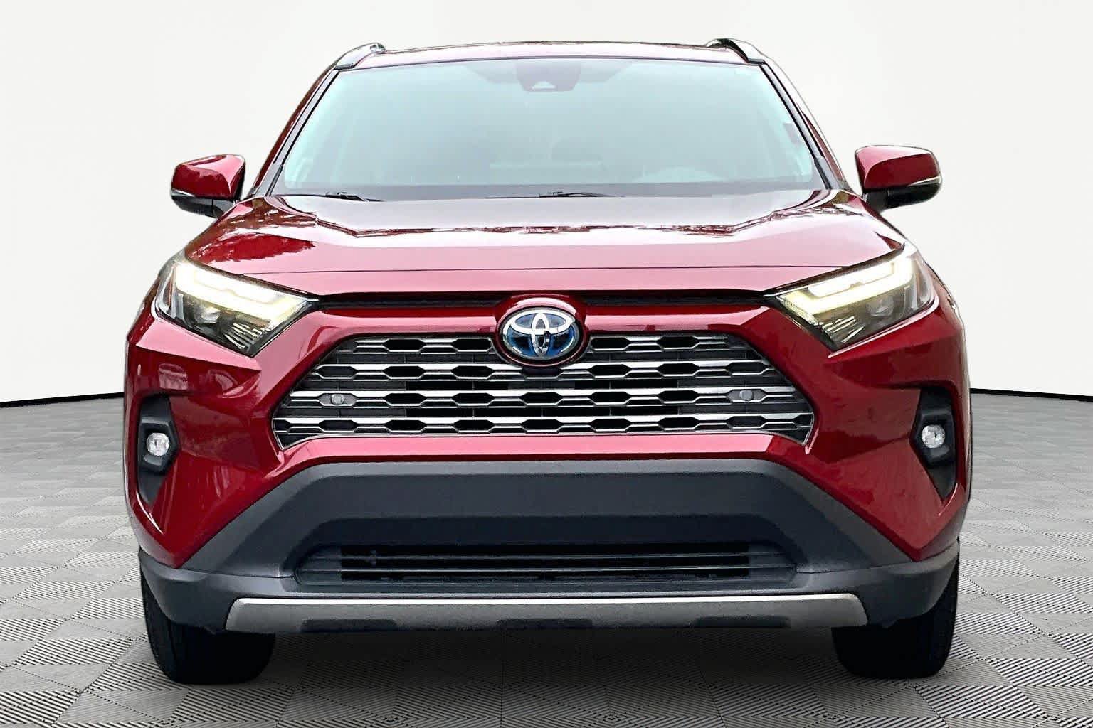 Used 2023 Toyota RAV4 Limited AWD/4WD image 4