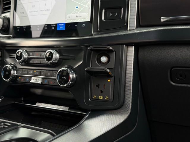 Certified 2025 Ford F150 Platinum image 32