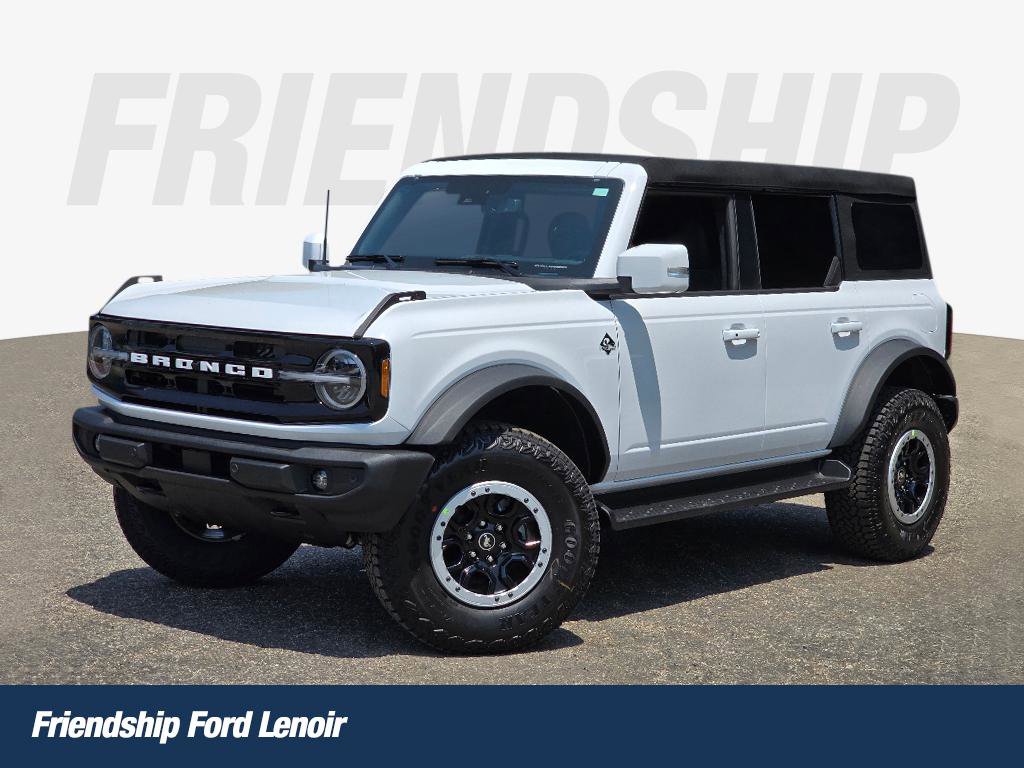 New 2025 Ford Bronco Outer Banks w/ Sasquatch Package image 1