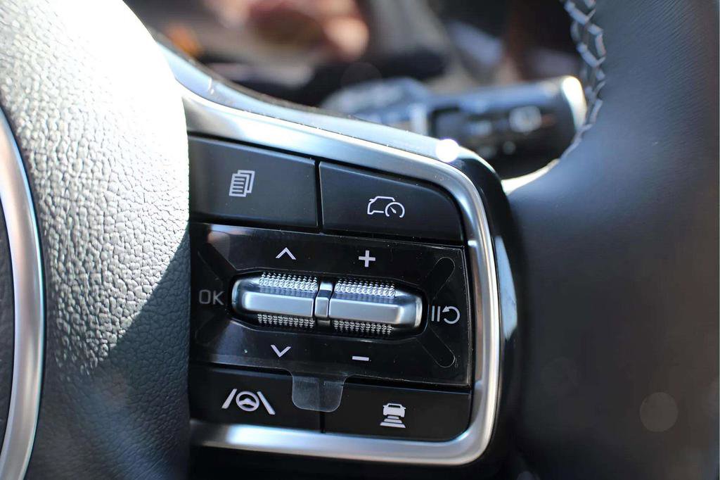 New 2025 Kia Sorento S w/ Panoramic Sunroof Package image 22