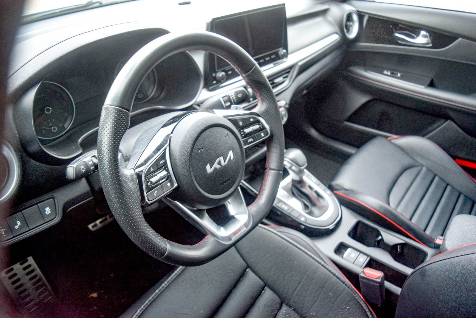 Used 2023 Kia Forte GT w/ GT2 Package image 11