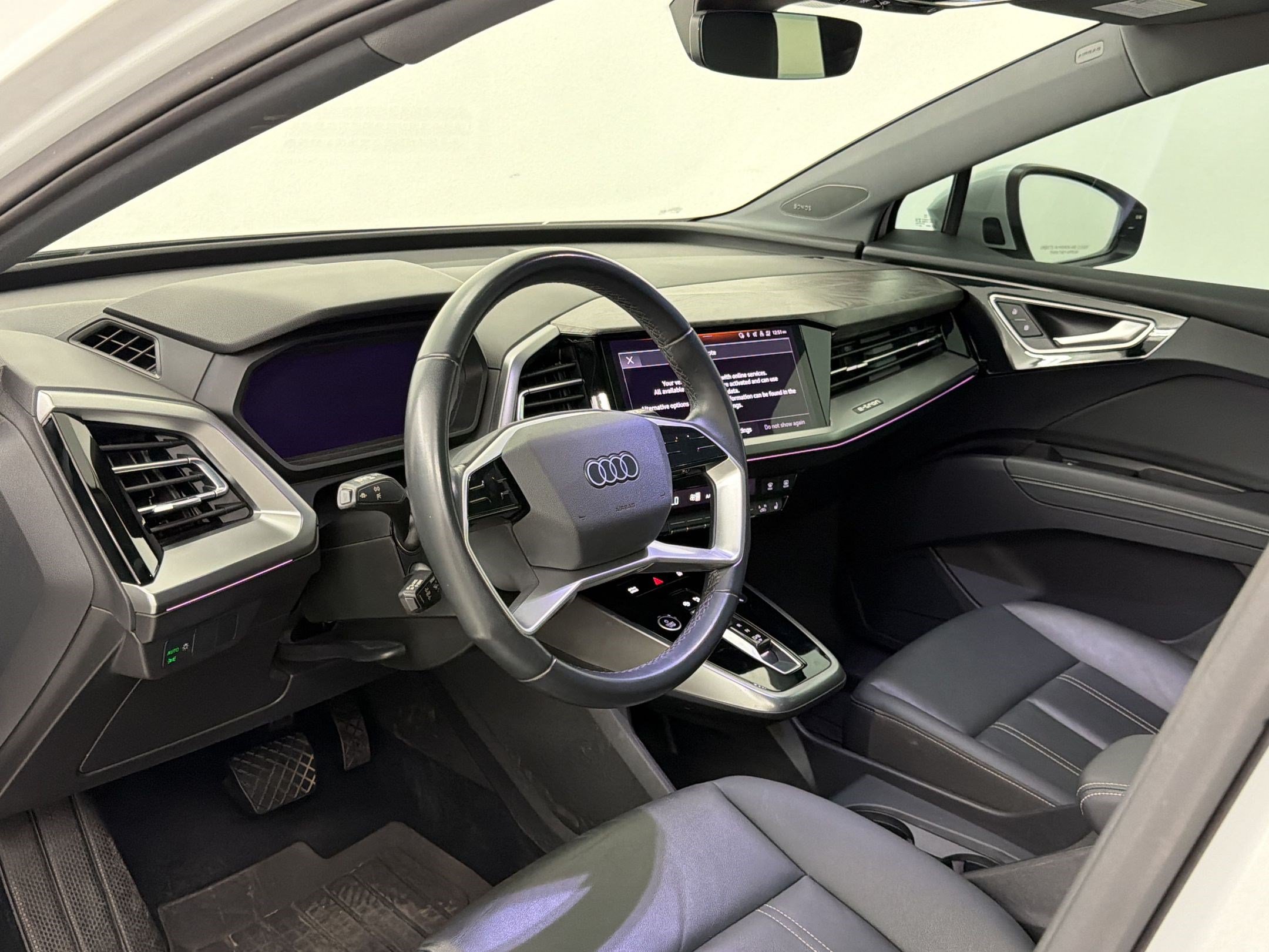 Used 2023 Audi Q4 e-tron Premium Plus w/ Premium Plus RWD image 4