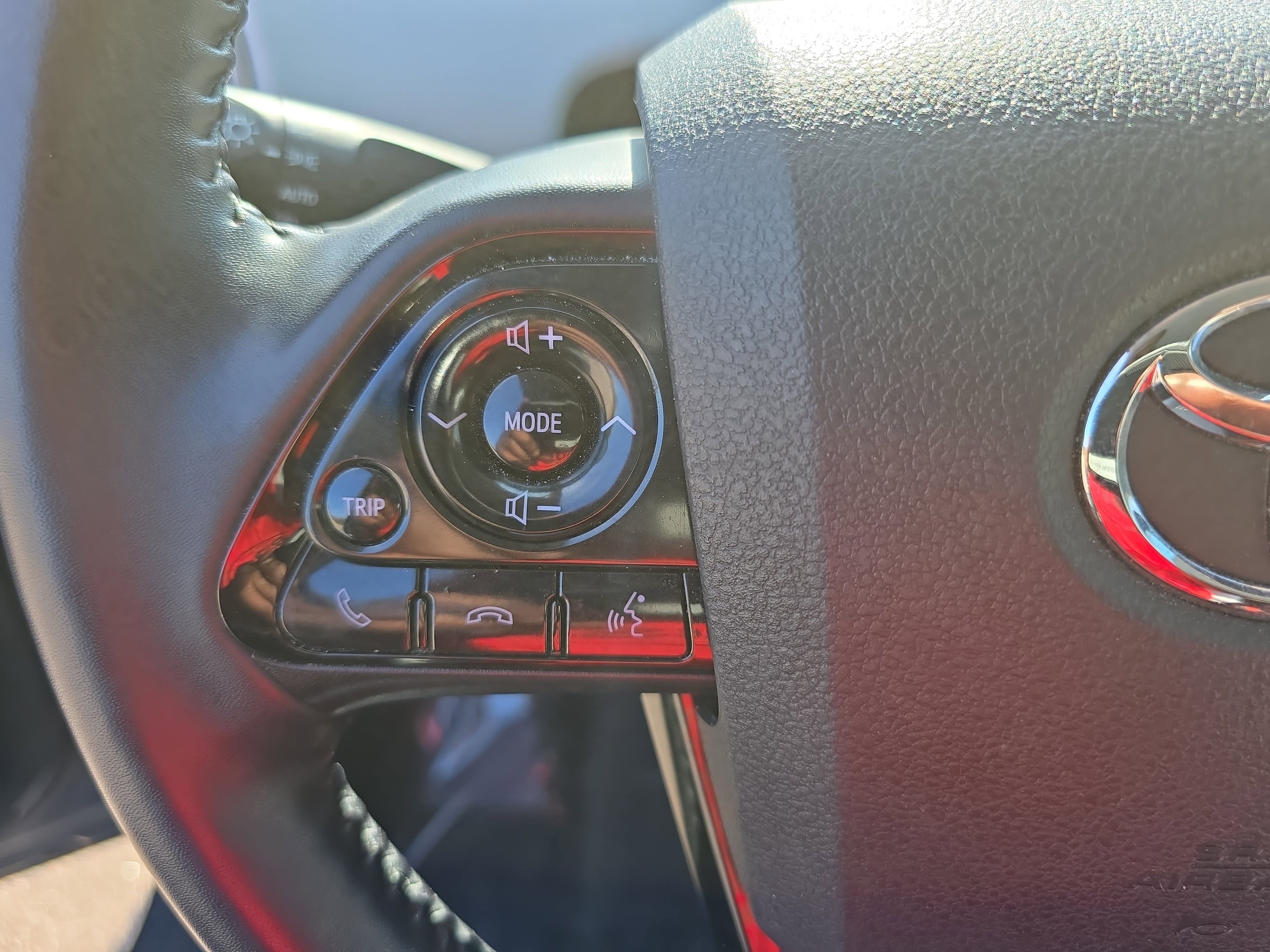 Used 2020 Toyota Prius Limited image 18