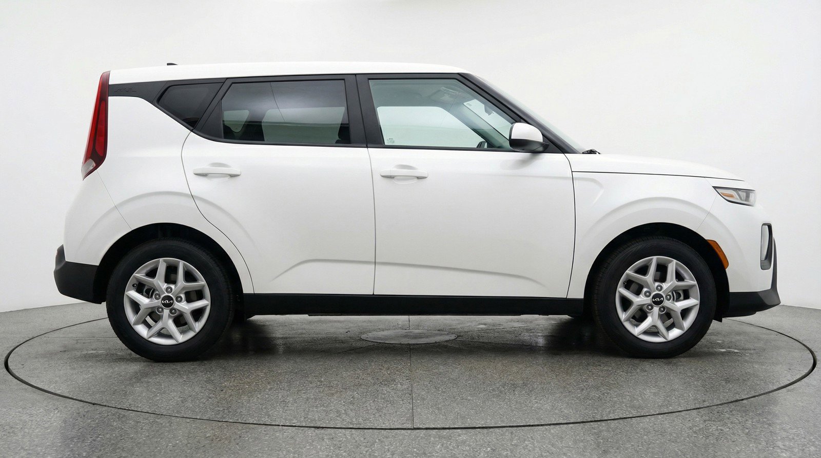 Used 2025 Kia Soul LX w/ LX Technology Package image 11