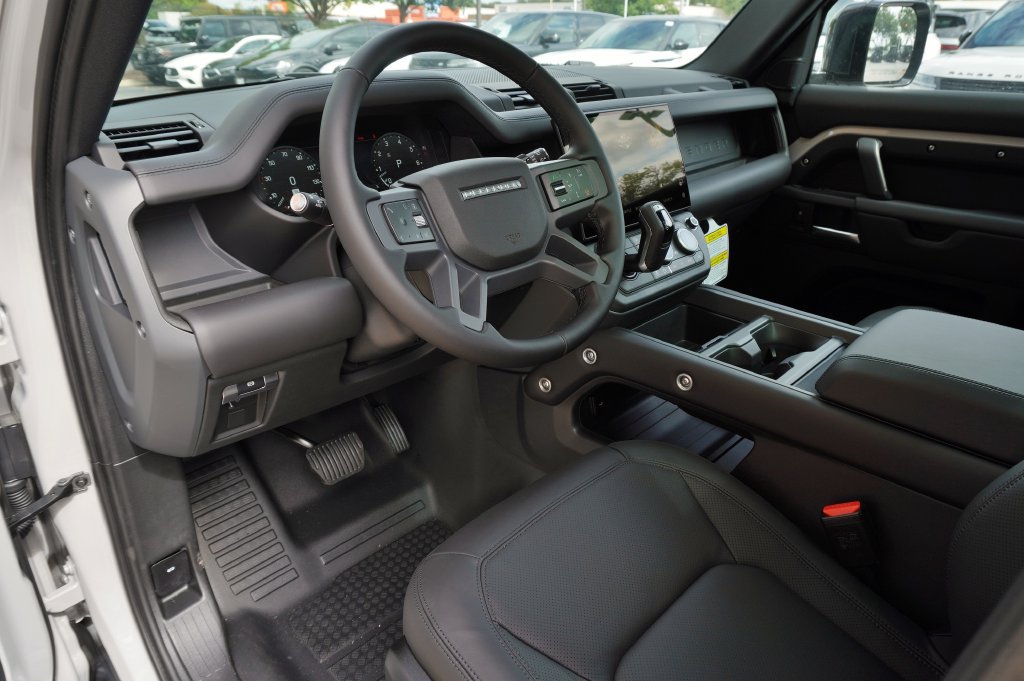 New 2026 Land Rover Defender 110 X-Dynamic SE AWD/4WD image 12