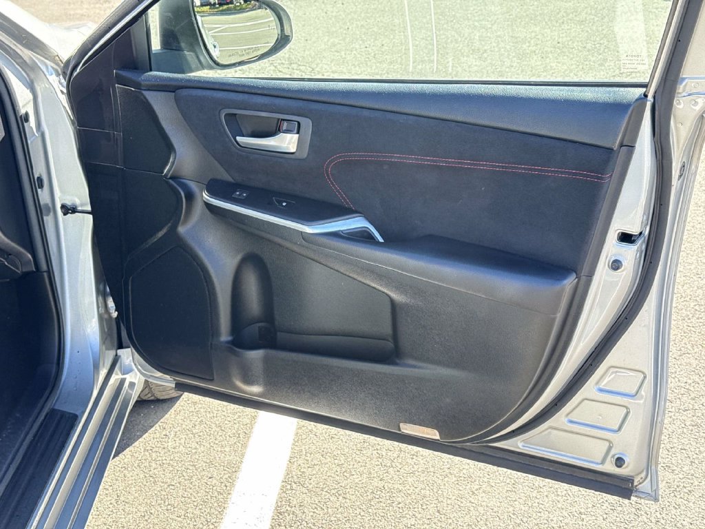 Used 2017 Toyota Camry XSE FWD image 26