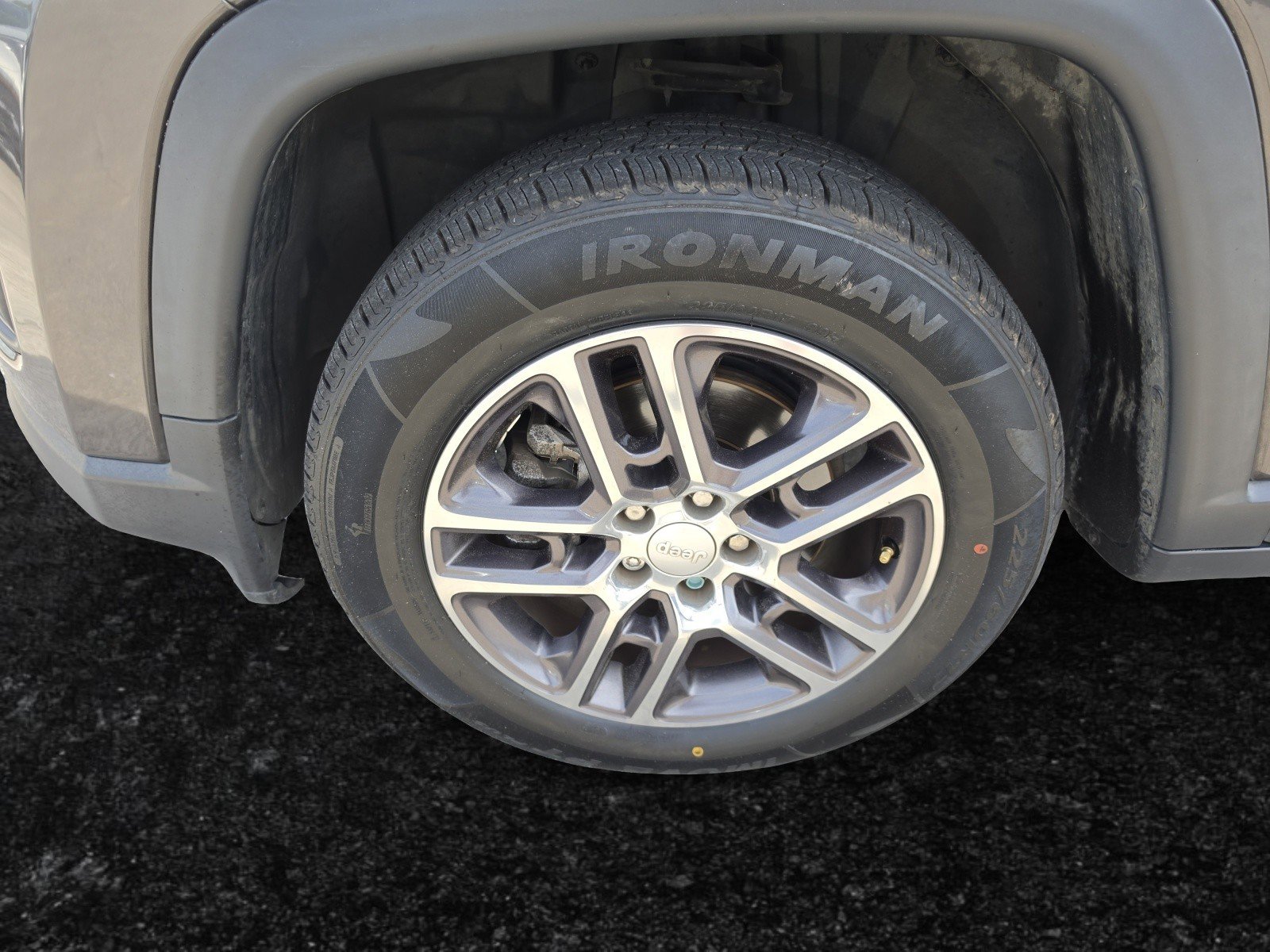 Used 2018 Jeep Compass Latitude w/ Popular Equipment Group image 27