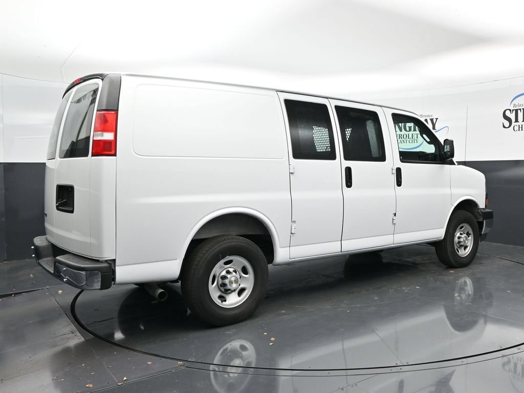 Used 2021 Chevrolet Express 2500 Extended w/ Driver Convenience Package RWD image 7