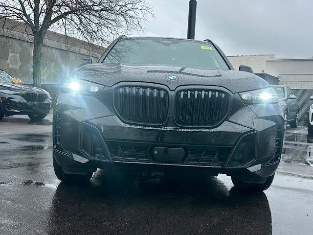 New 2026 BMW X5 xDrive40i w/ M Sport Package image 2