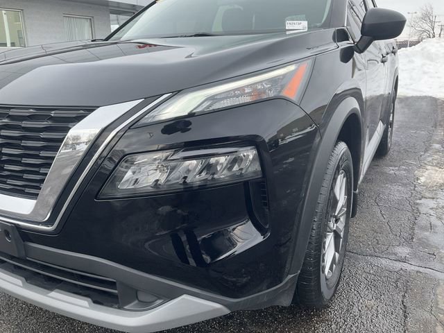 Used 2023 Nissan Rogue S image 35
