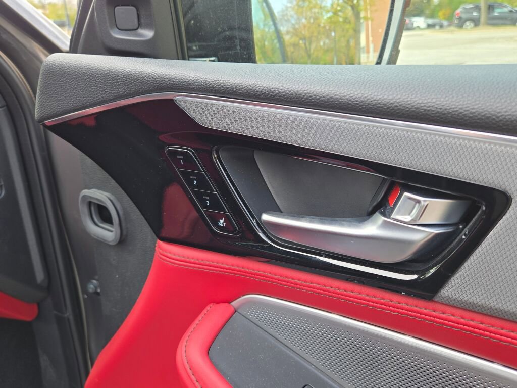 Used 2025 Acura MDX A-Spec image 10