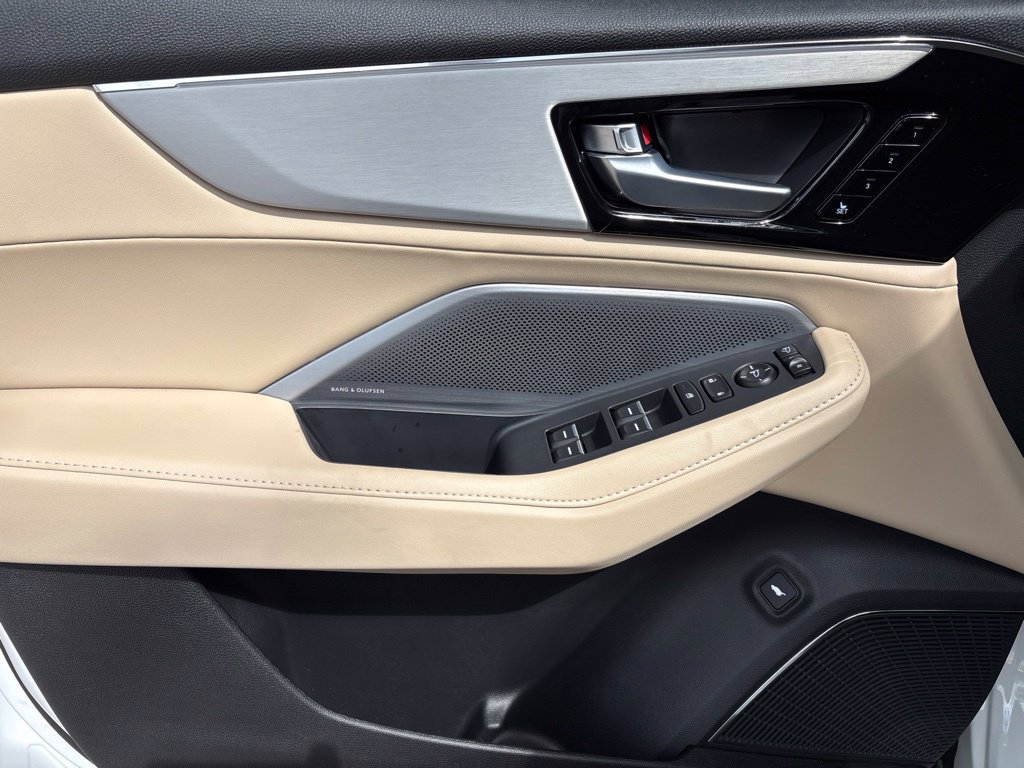 New 2026 Acura MDX w/ Technology Package FWD image 17