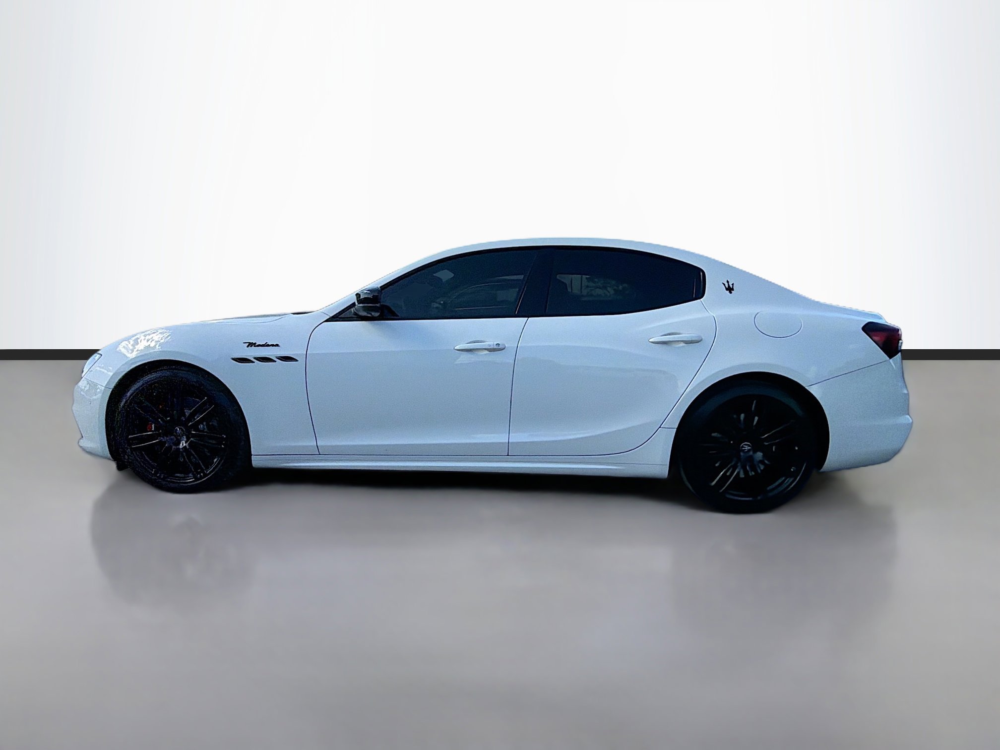 Used 2023 Maserati Ghibli Modena image 6