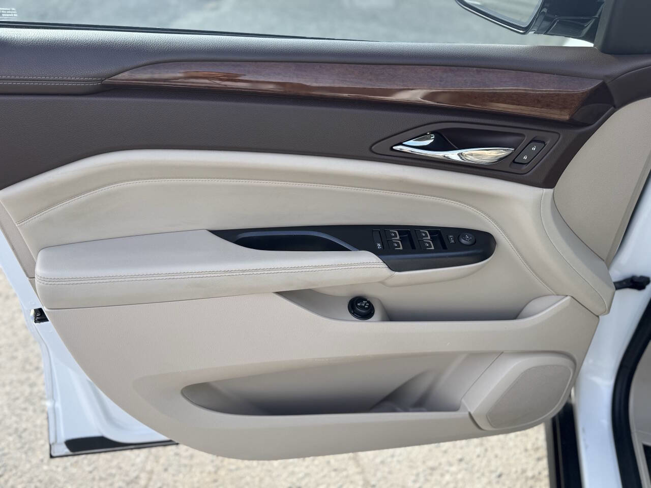 Used 2014 Cadillac SRX Luxury w/ Driver Awareness Package image 7