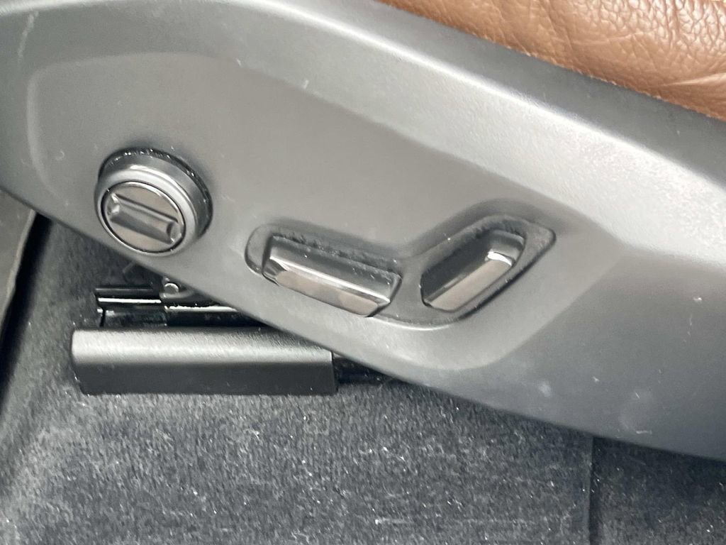 Used 2023 Volvo XC60 B5 Plus w/ Protection Package Premier image 26