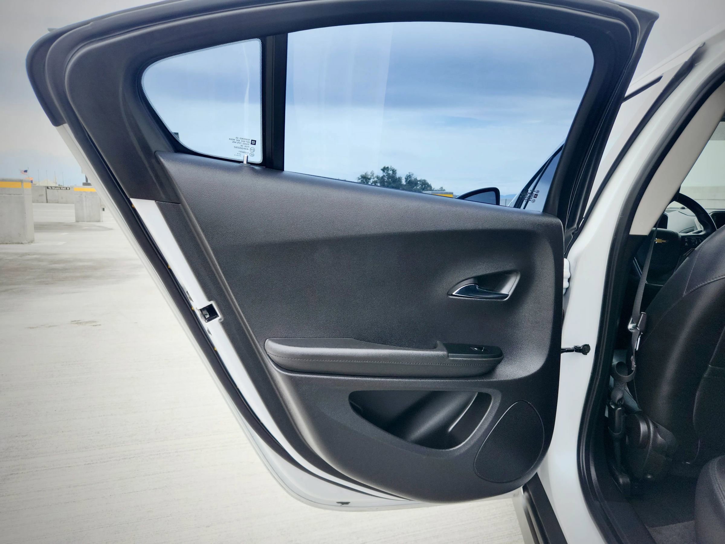 Used 2015 Chevrolet Volt Premium w/ Premium Trim Package FWD image 20