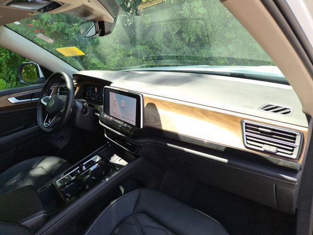 Used 2025 Volkswagen Atlas SE AWD/4WD image 10