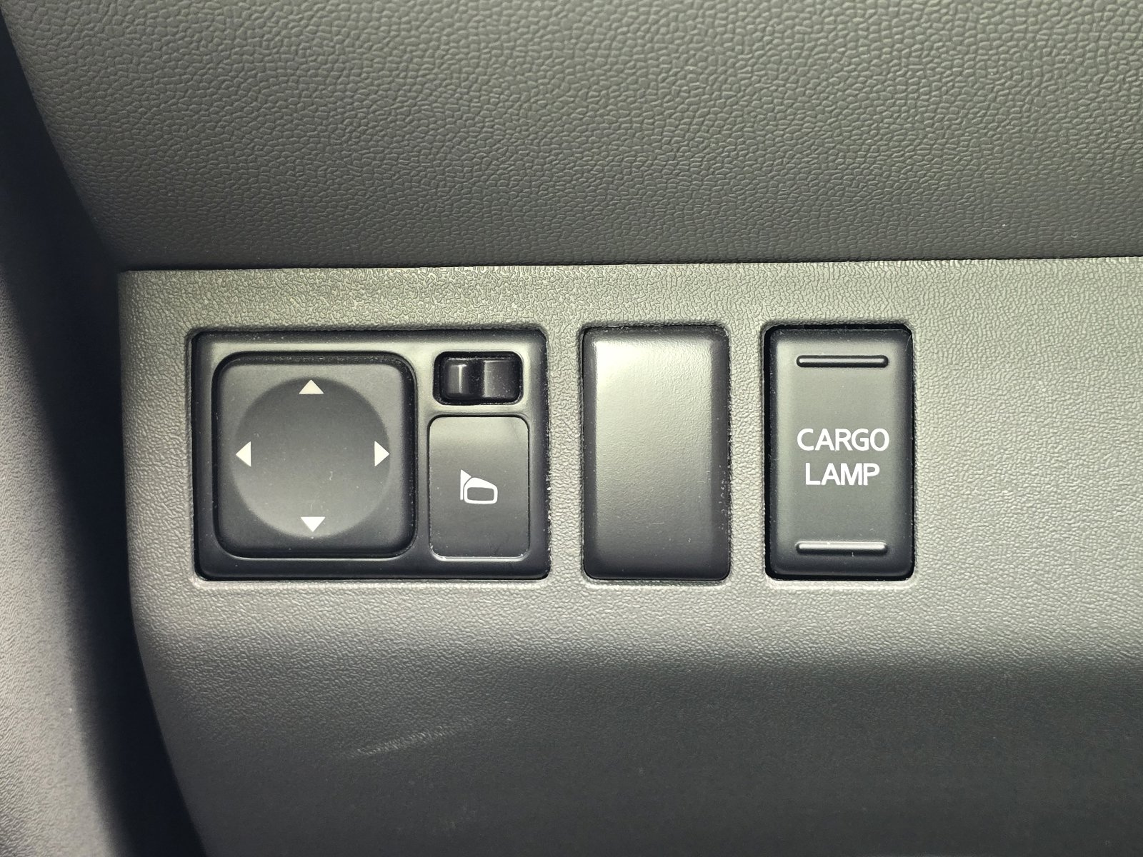 Used 2020 Nissan Frontier SV w/ Midnight Edition Floor Mats image 23