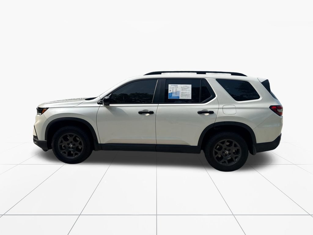 Used 2025 Honda Pilot TrailSport video 4