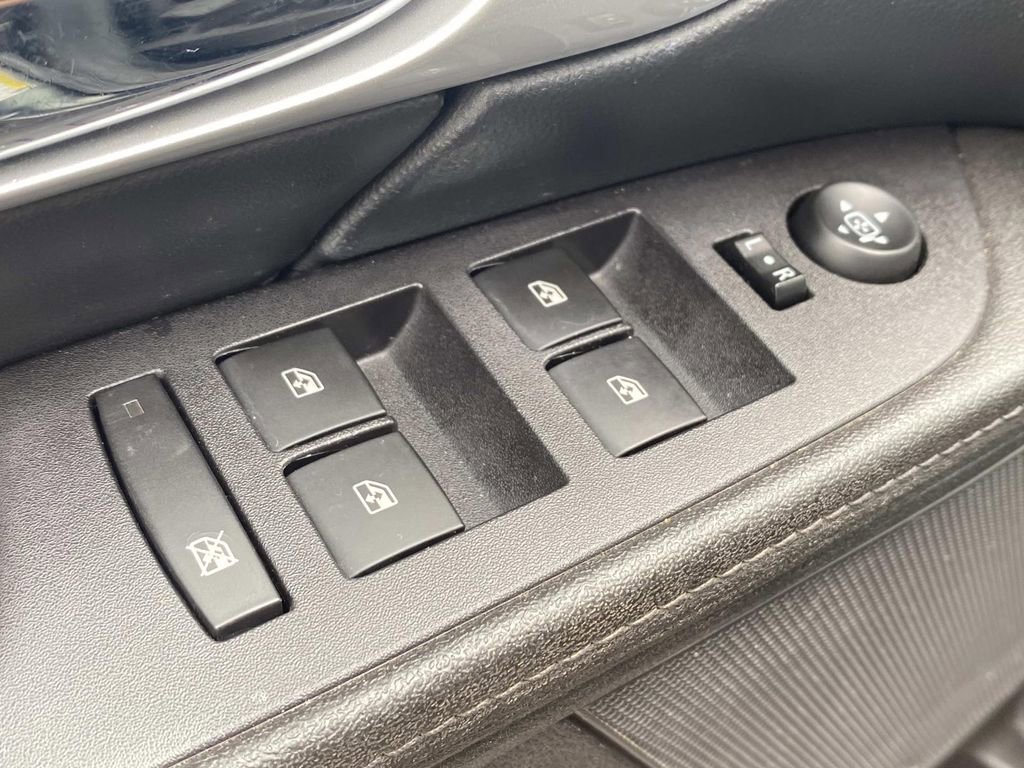 Used 2017 GMC Terrain SLT w/ Open Road Package image 16