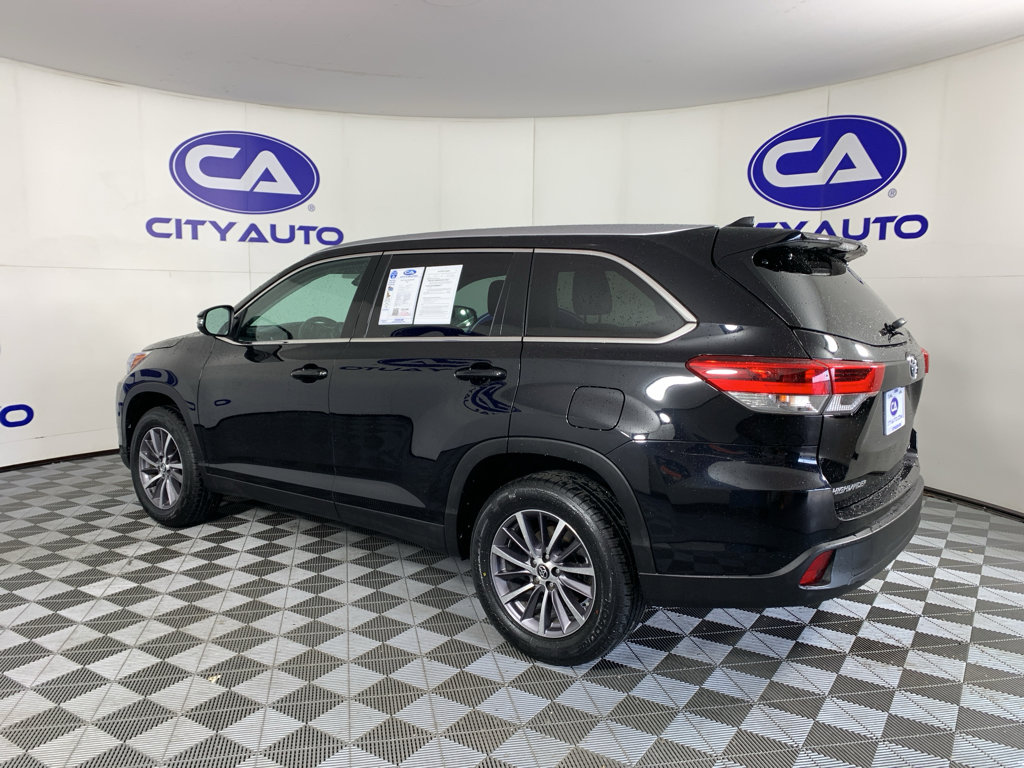 Used 2019 Toyota Highlander XLE image 5