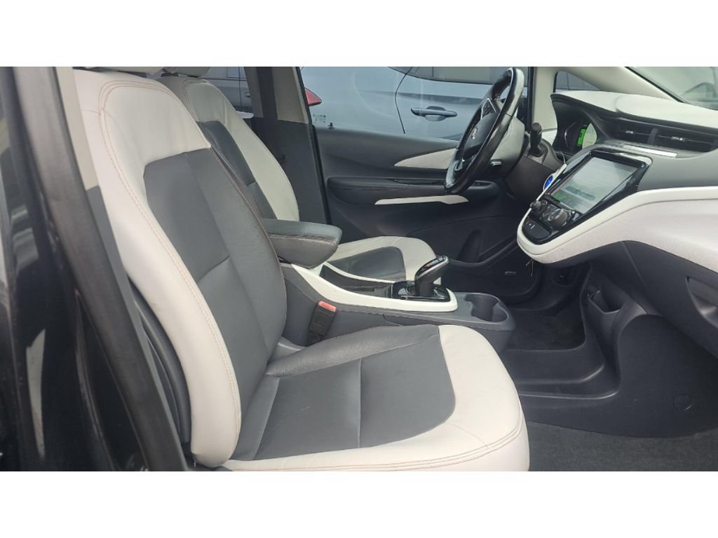 Used 2020 Chevrolet Bolt Premier w/ Infotainment Package FWD image 5