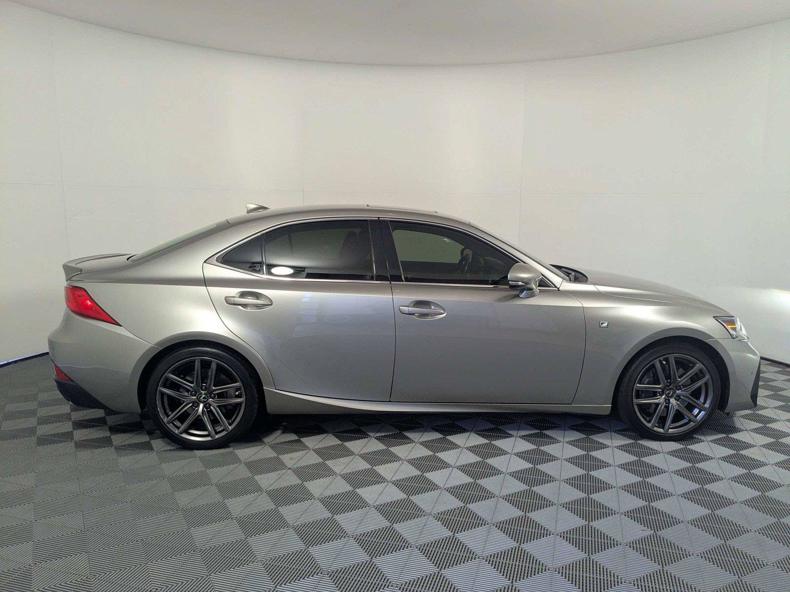 Used 2020 Lexus IS 350 F Sport w/ F Sport Package RWD image 4