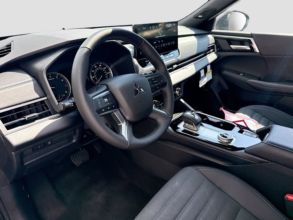 New 2026 Mitsubishi Outlander LE FWD image 9