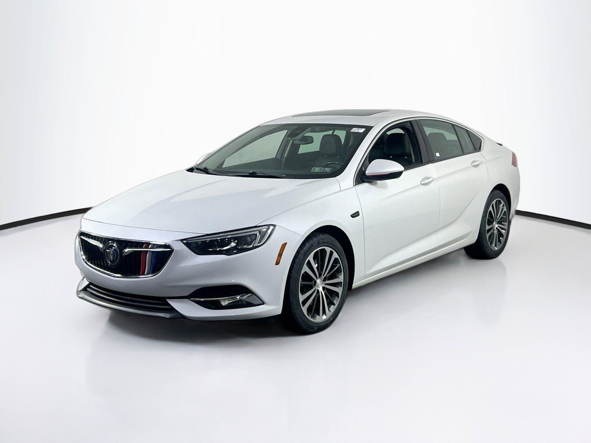 Used 2018 Buick Regal Essence w/ Driver Confidence Package #1