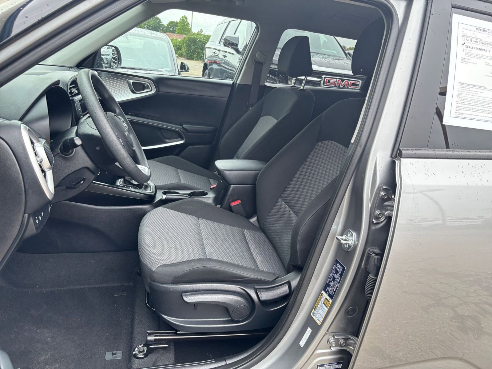 Used 2025 Kia Soul LX w/ LX Technology Package FWD image 36