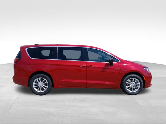 New 2026 Chrysler Pacifica Select AWD/4WD image 5