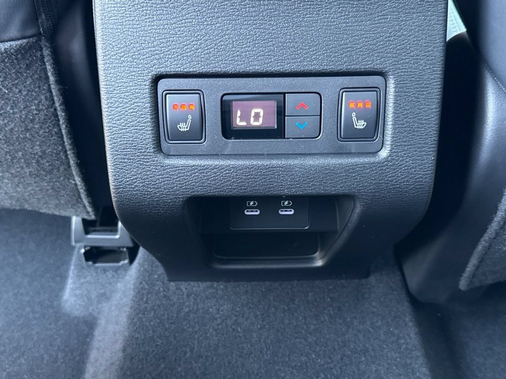 New 2026 Mitsubishi Outlander SEL FWD image 31