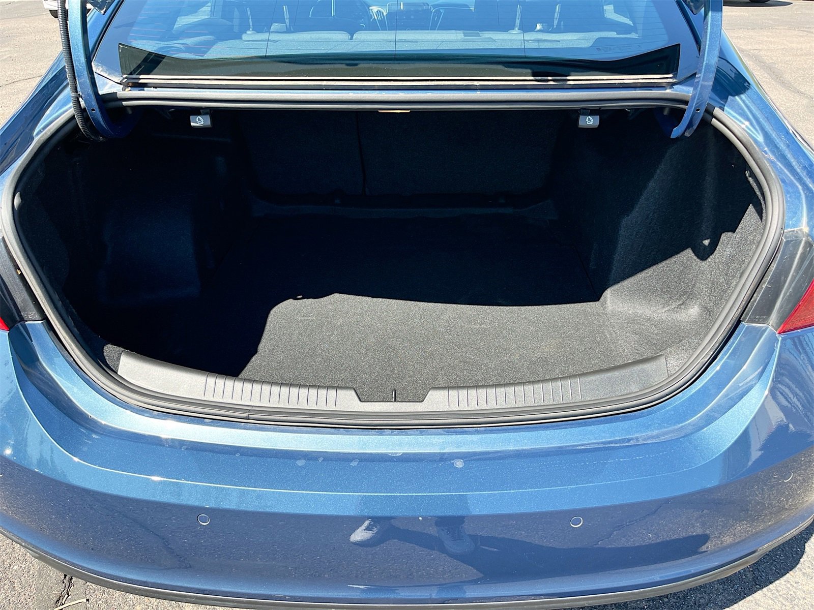 Used 2025 Chevrolet Malibu LS image 23