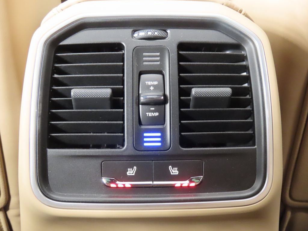 Certified 2026 Porsche Macan GTS AWD/4WD image 33
