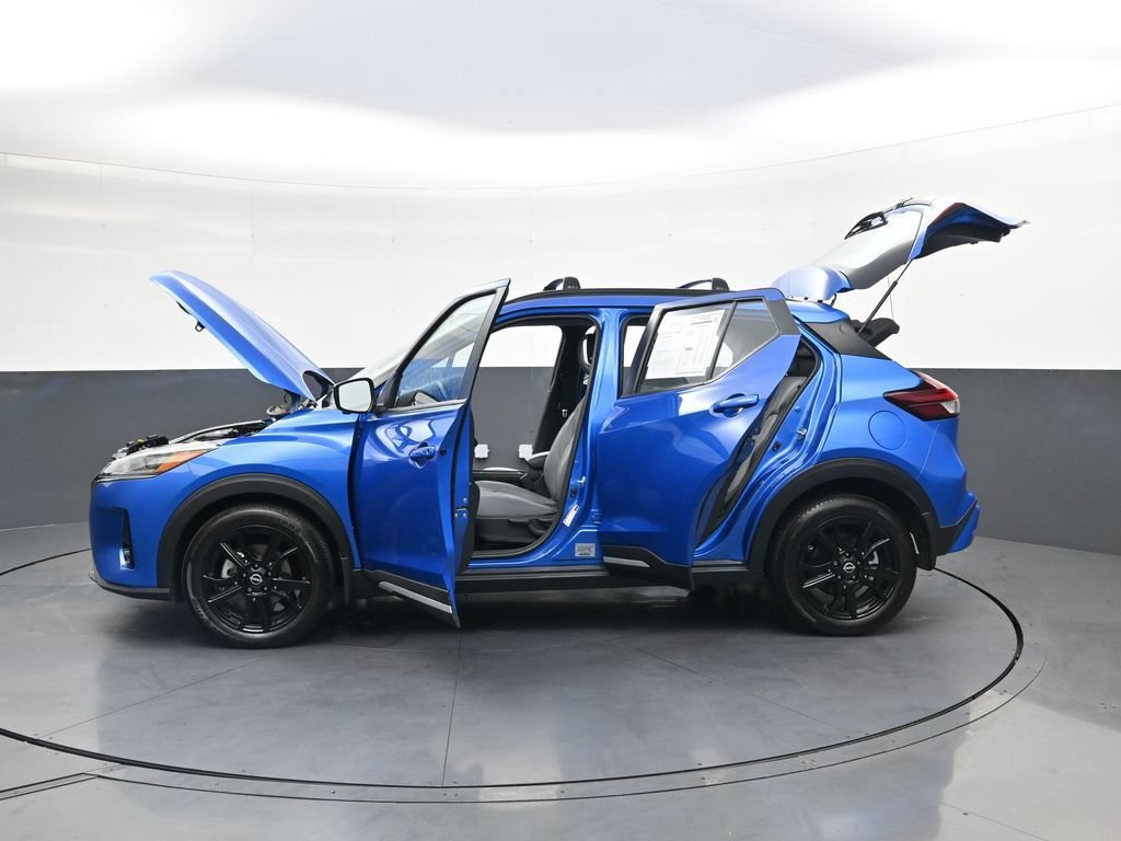 Used 2023 Nissan Kicks SR w/ SR Premium Package FWD image 39