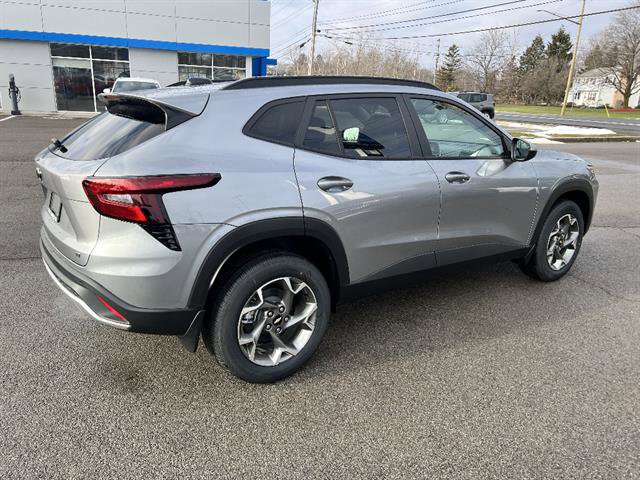 New 2026 Chevrolet Trax LT w/ Driver Confidence Package image 6