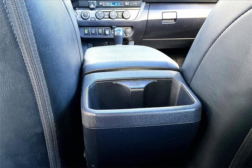 Used 2020 Toyota Tacoma TRD Off-Road image 7