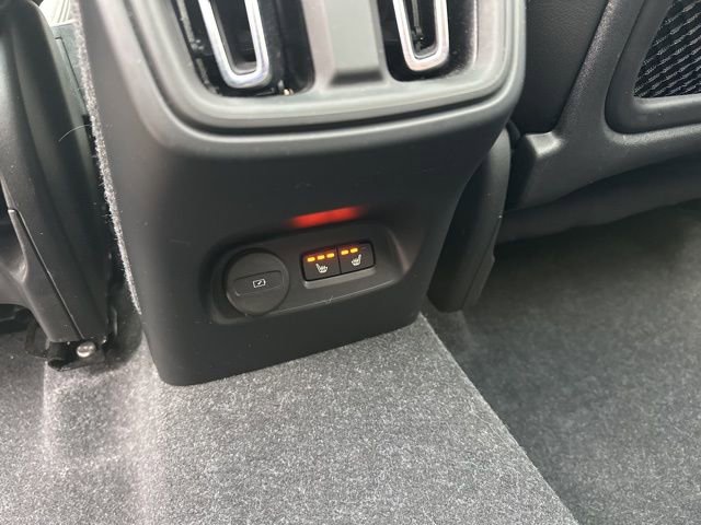 Certified 2024 Volvo XC40 B5 Plus w/ Protection Package Premier image 14