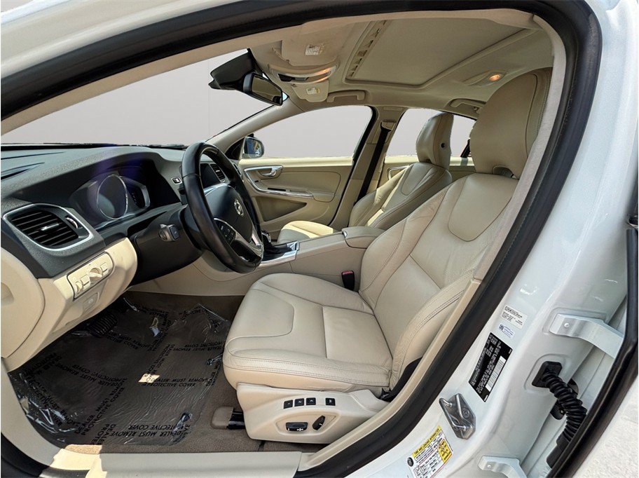 Used 2014 Volvo S60 T5 FWD image 2