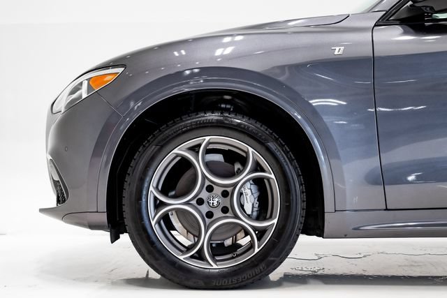 Used 2022 Alfa Romeo Stelvio Ti AWD/4WD image 27