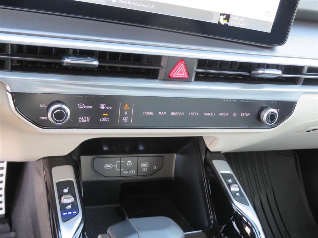 Used 2025 Kia Sorento SX image 24