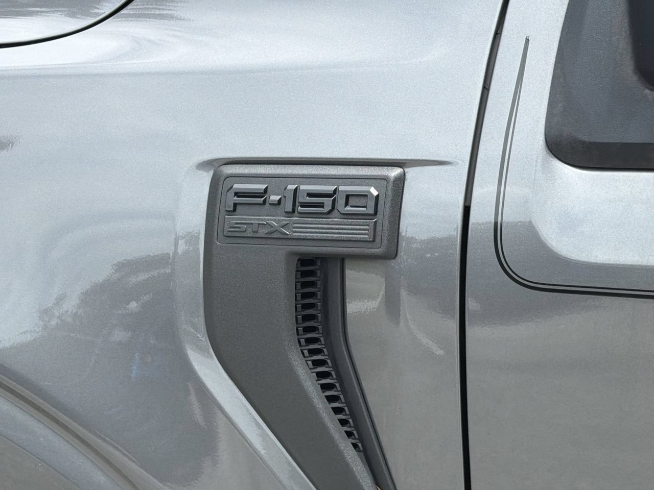 Used 2024 Ford F150 STX w/ STX Black Appearance Package RWD image 9