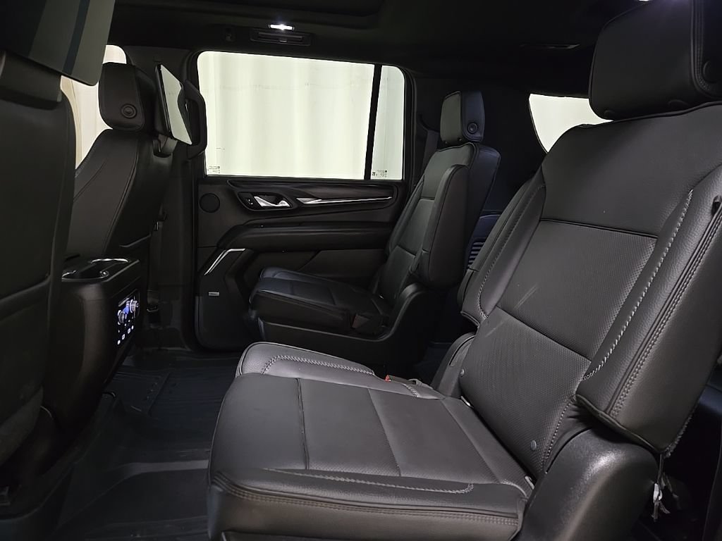 Used 2021 GMC Yukon XL Denali AWD/4WD image 15