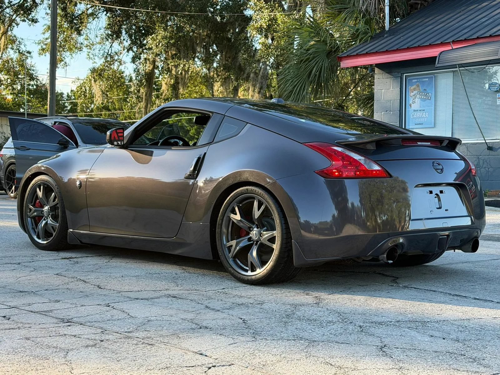 Used 2010 Nissan 370Z Touring w/ Sport Pkg RWD image 3